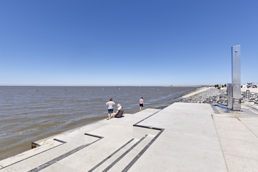 户外小区游乐设备选购指南-2025年最新安全标准与设计趋势 户外小区游乐设备选购指南-2025年最新安全标准与设计趋势